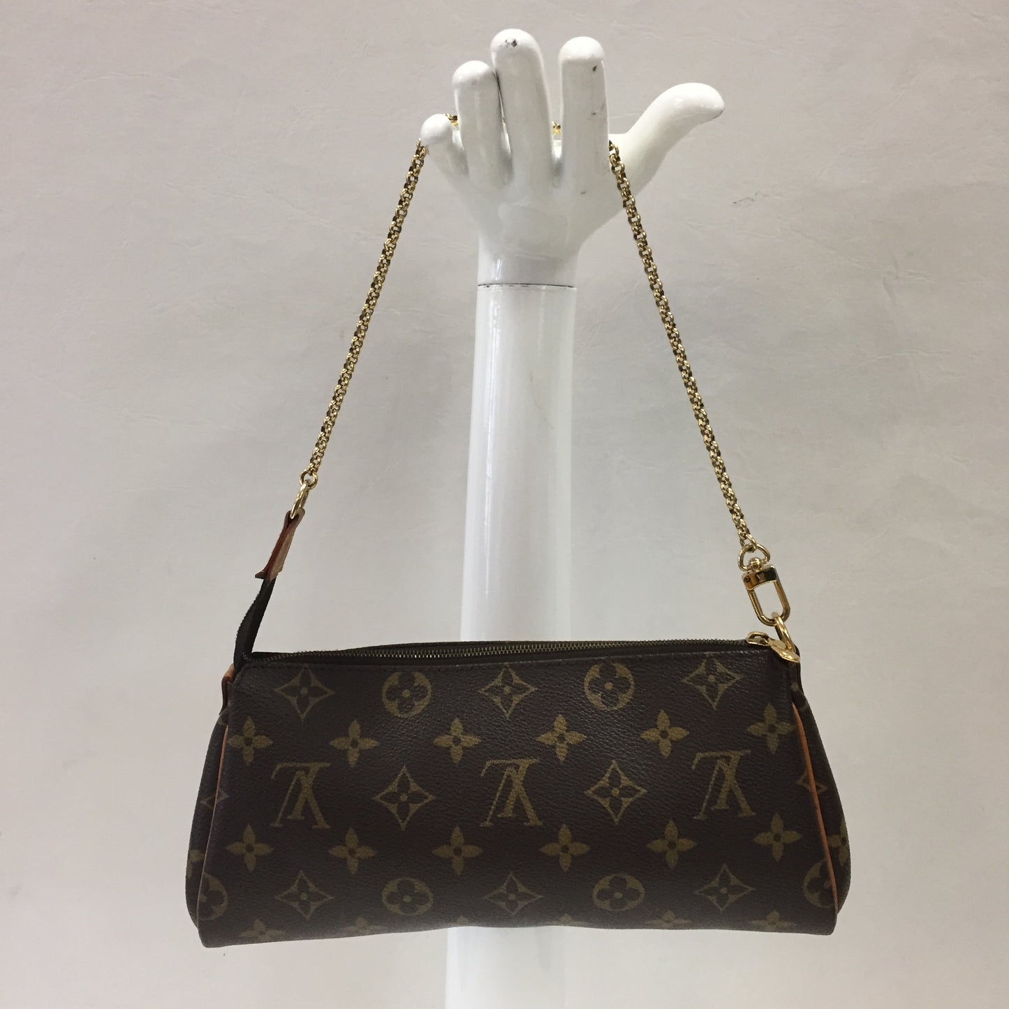 Louis Vuitton Monogram Eva With Strap
