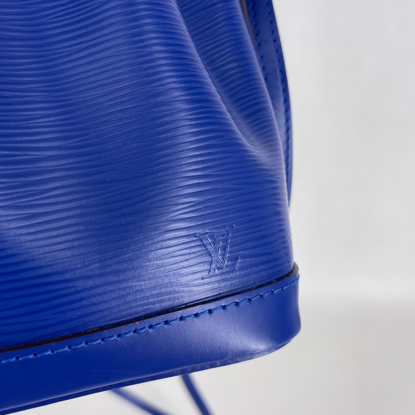 Authentic Louis Vuitton Bleu Epi Nano Noe
