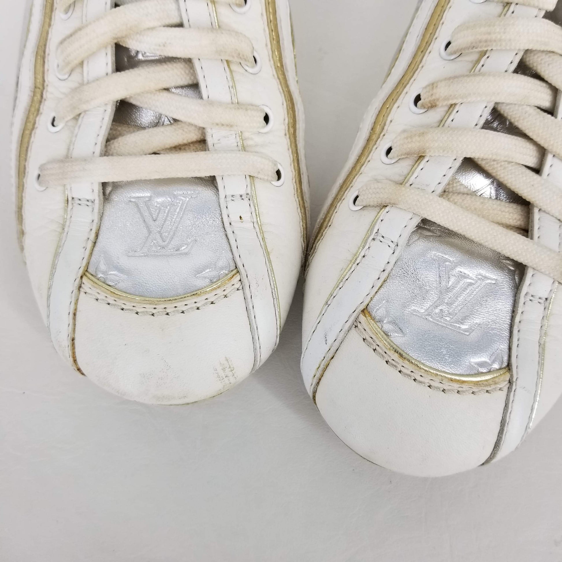 Authentic Louis Vuitton White Sneakers Women's 38.5 / 8 – Luxe Touch Luxury  Resale