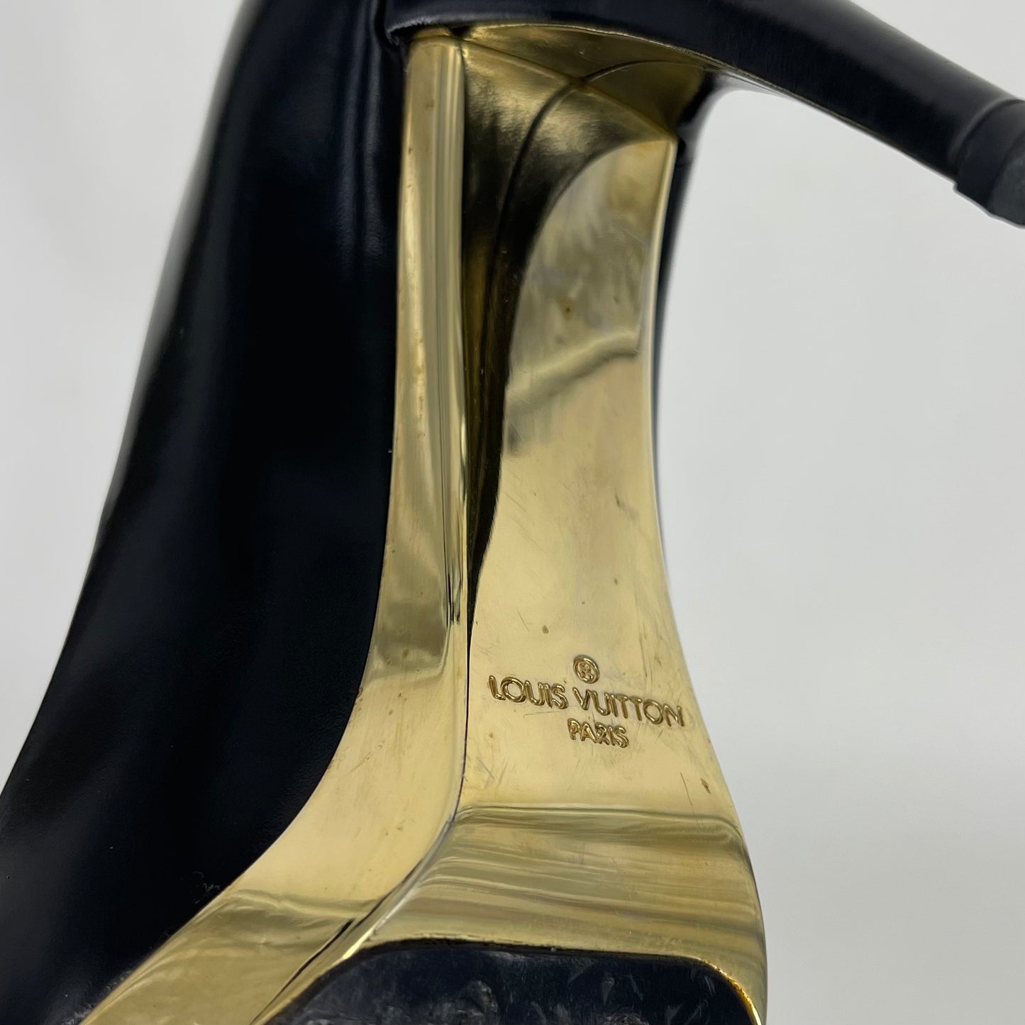 Authentic Louis Vuitton Black Leather Pumps with Gold Plated Soles sz.36