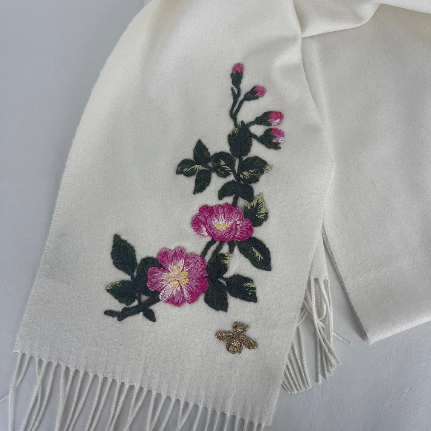 Authentic Gucci White Cashmere Floral Scarf