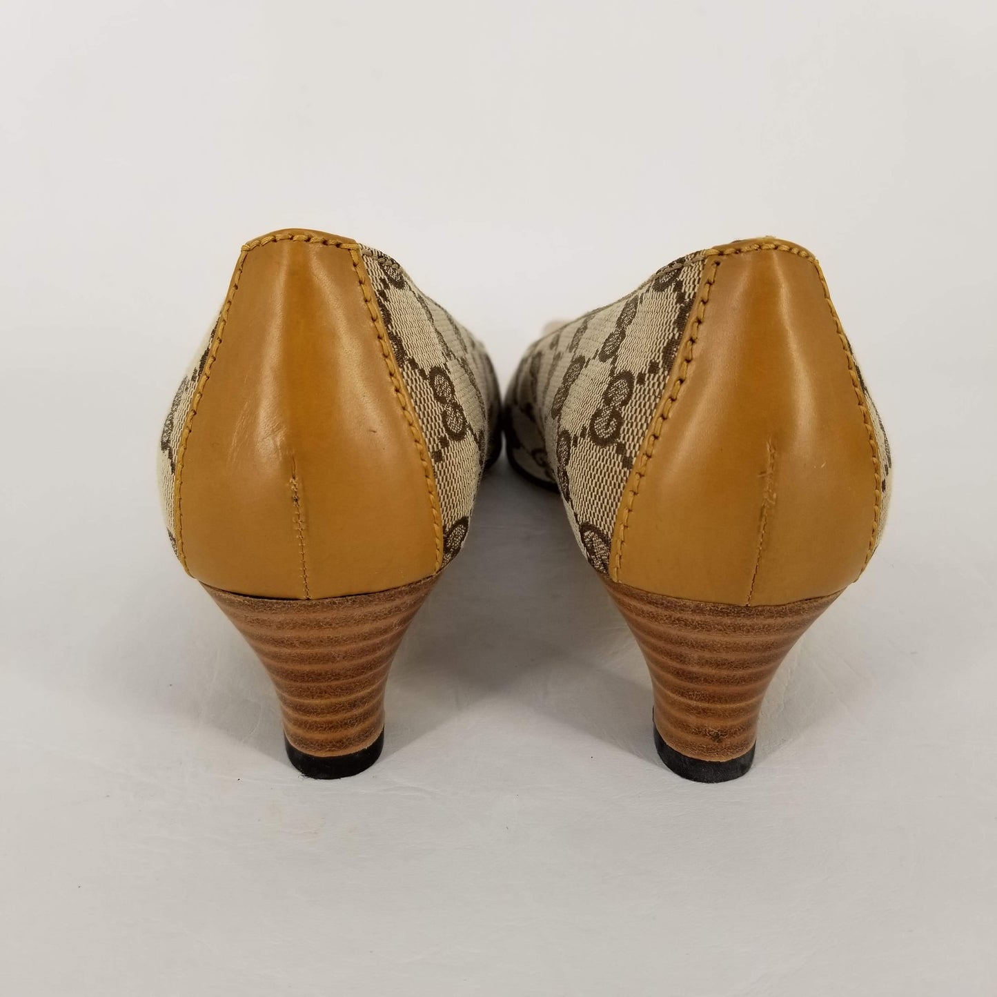 Authentic Gucci Gold Guccissima Low Heels Sz 9.5