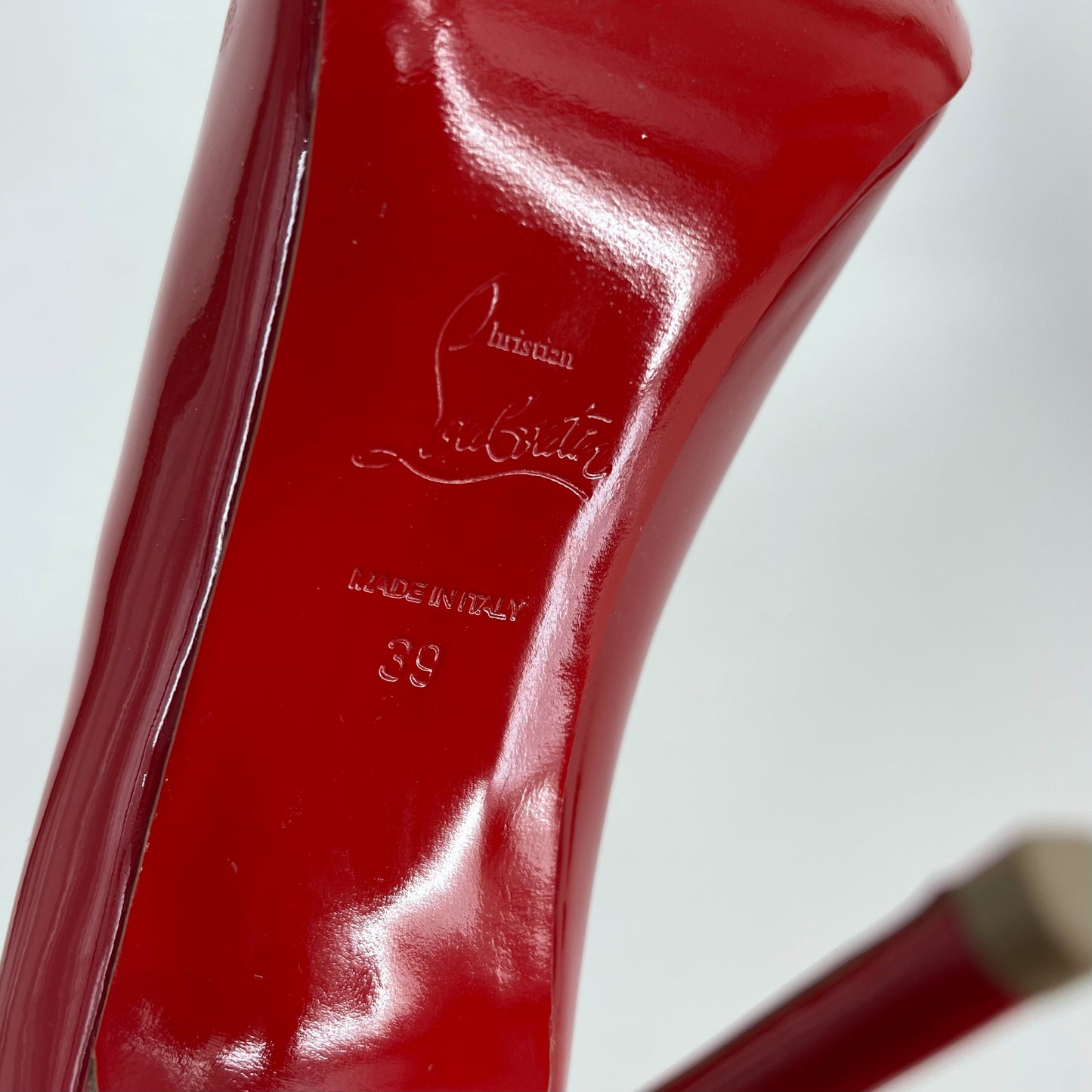 Authentic Christian Louboutin Red Patent Dorissima 100 Pumps sz 39
