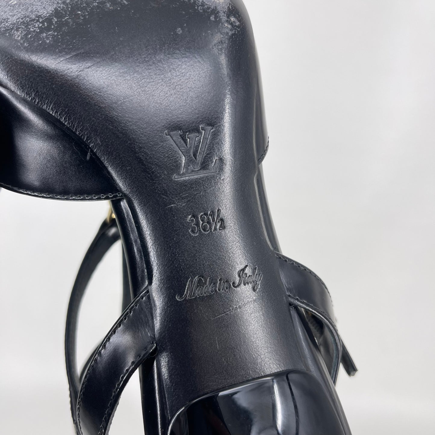 Authentic Louis Vuitton Black Leather Keyhole Kitten Heel Pumps Sz 38.5