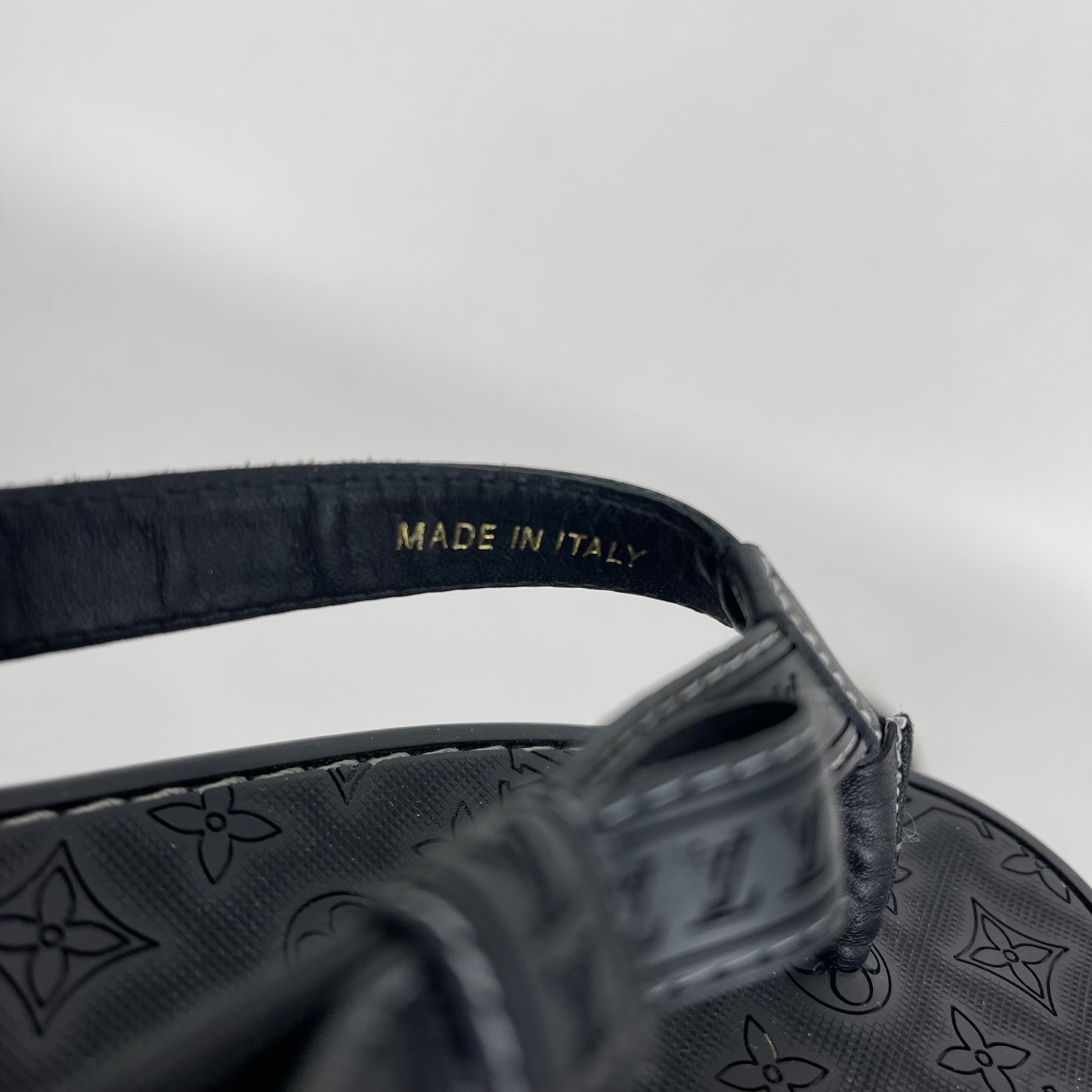 Authentic Louis Vuitton Black Rubber Flip Flops Sz 40