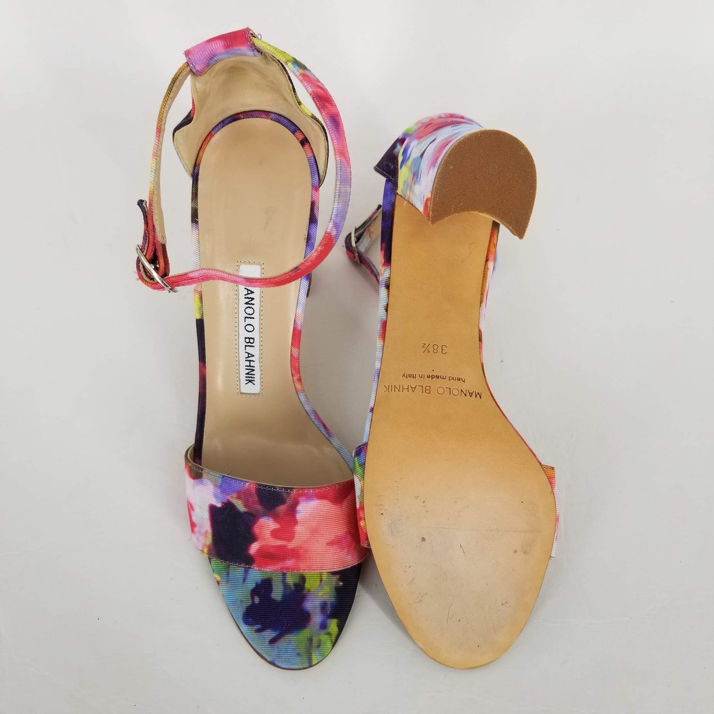 Authentic Manolo Blahnik Lauratopri Floral Fabric Chunky Heel Pumps Women's 39 / 8.5