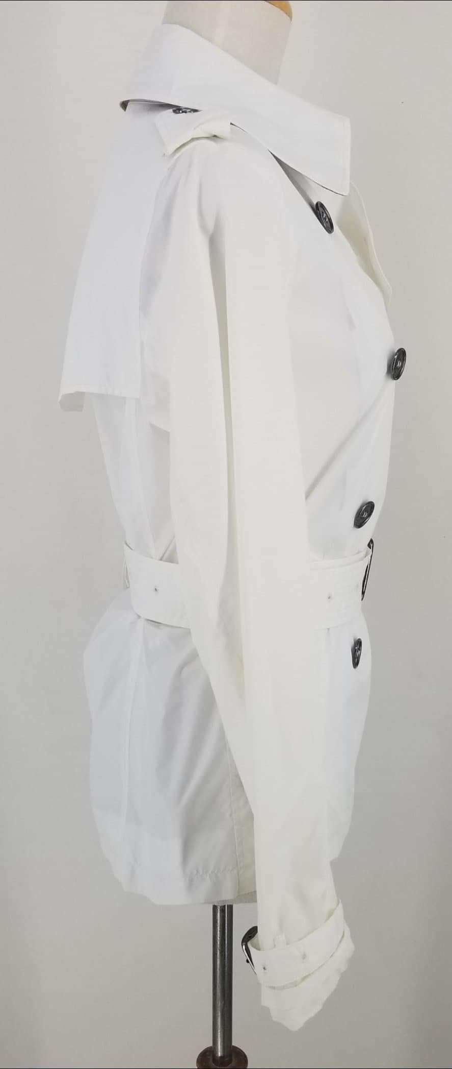 Authentic Burberry White Ballet Short Raincoat Sz 6
