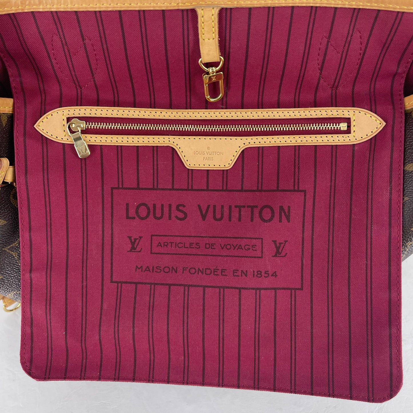 Authentic Louis Vuitton Neverfull MM Pivone